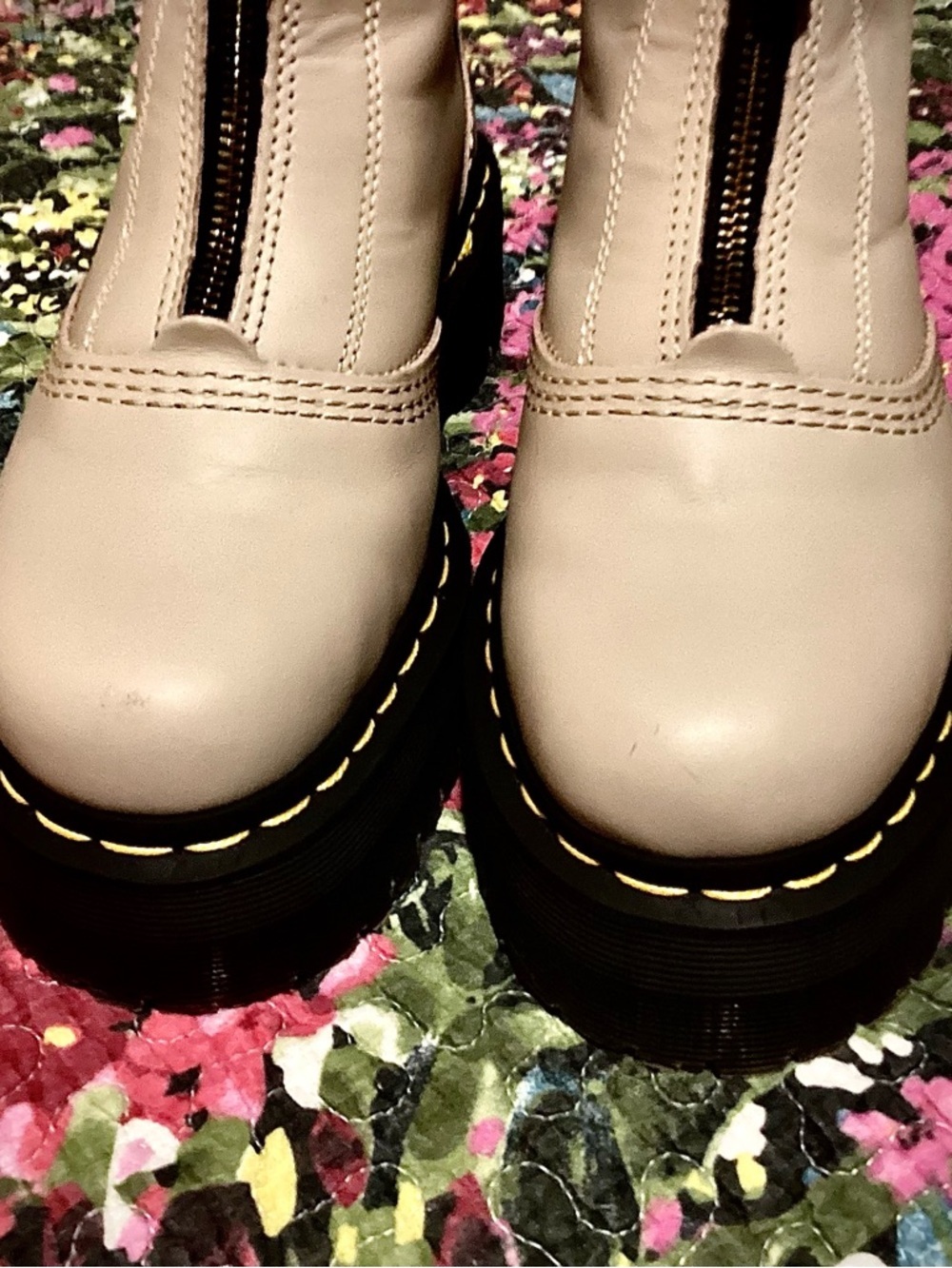 EUC Dr. Martens Jetta Leather Sendal Cream Zip Combat Boots 🖤🩶🤍🩷❤️‍🔥 - Picture 3 of 12